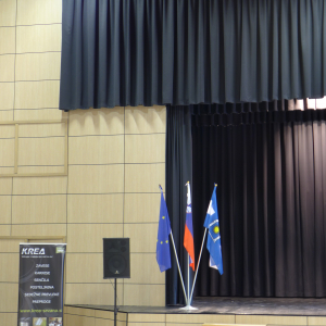 Posebne negorljive zavese z boljšo absorbcijo zvoka