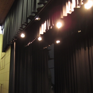 Kompletna postavitev odrskih zaves